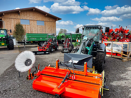 Landmaschinen von Strauss Landtechnik Strauss Landtechnik